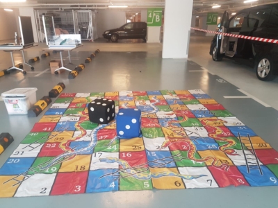 Giant Snakes and Ladder game